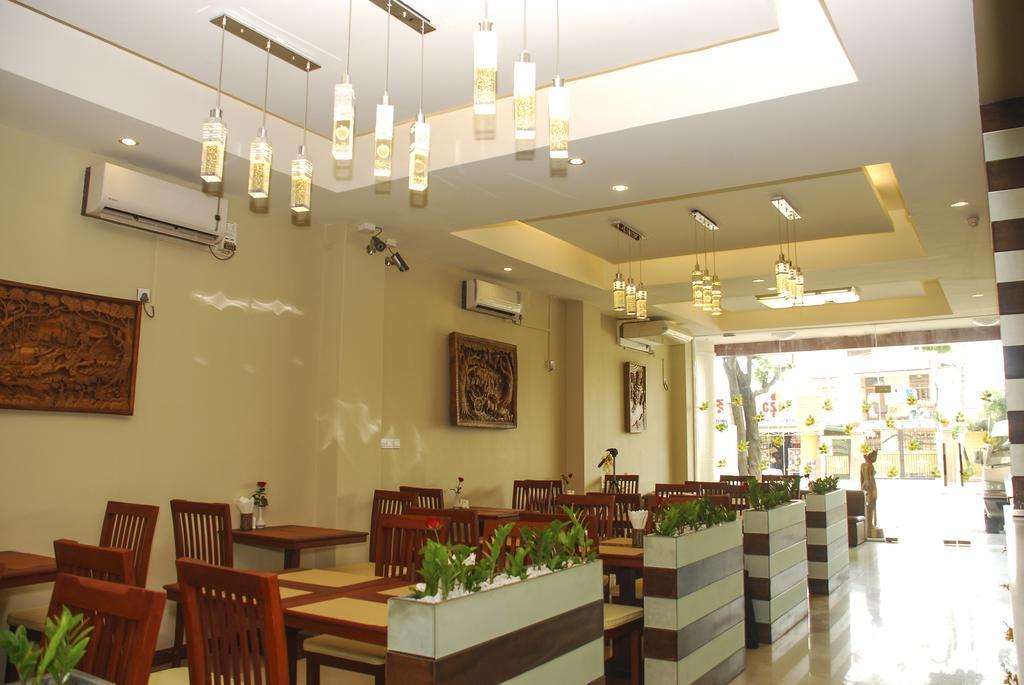 Pleasure View Hotel Янгон Екстер'єр фото