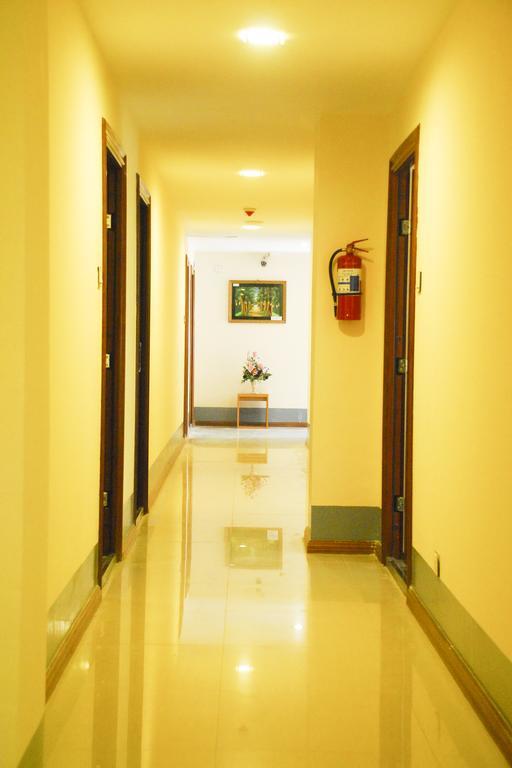 Pleasure View Hotel Янгон Екстер'єр фото