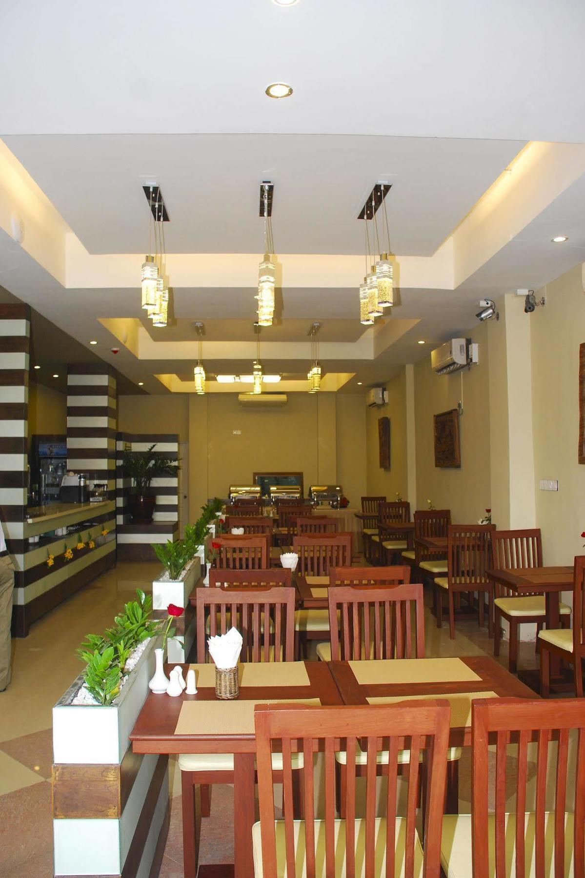 Pleasure View Hotel Янгон Екстер'єр фото