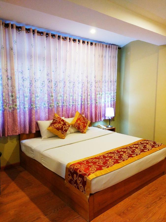 Pleasure View Hotel Янгон Екстер'єр фото